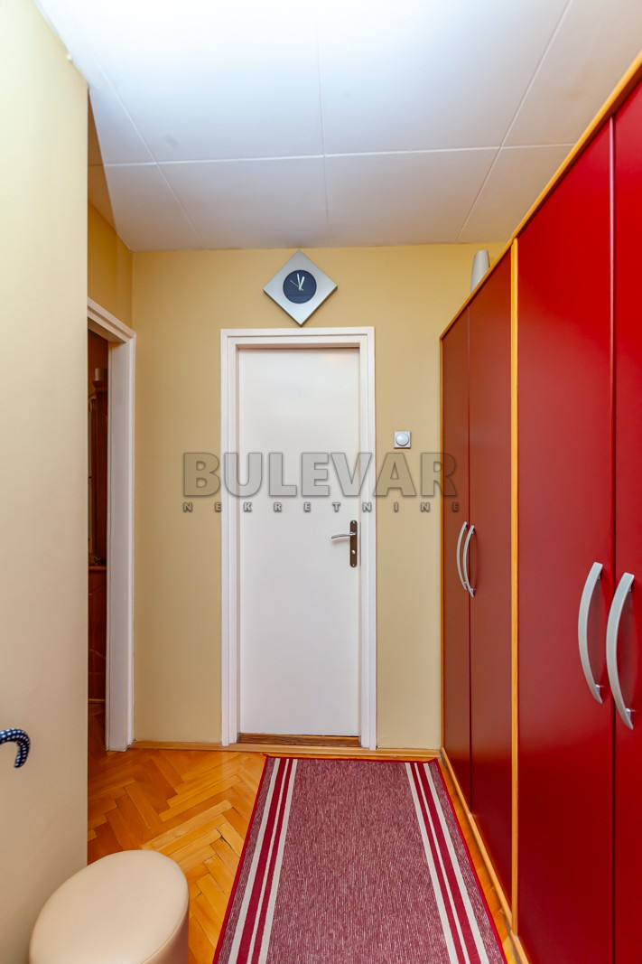 Trosoban stan, 77 m2, Dom zdravlja, Bulevar Nemanjića ID: p-013010 16