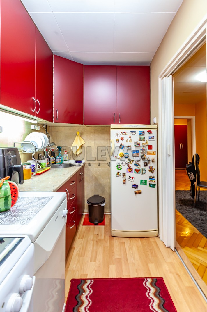 Trosoban stan, 77 m2, Dom zdravlja, Bulevar Nemanjića ID: p-013010 5