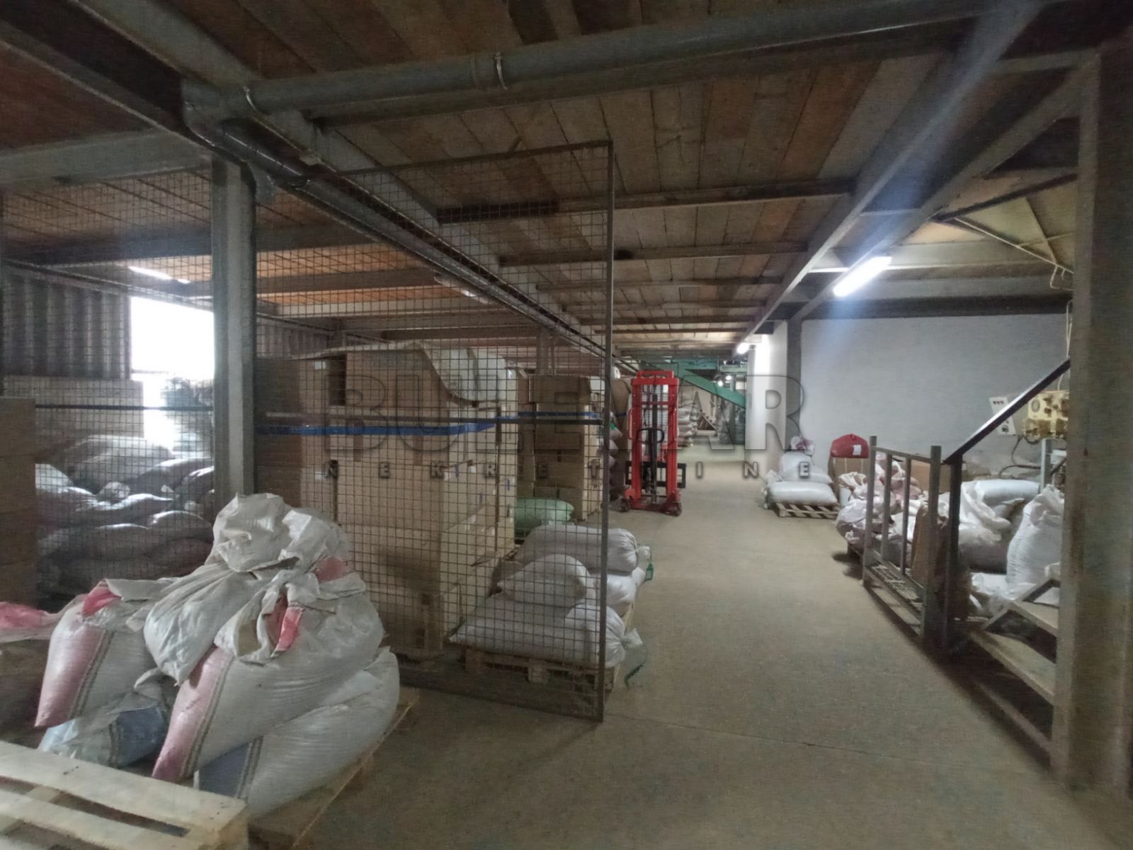 Lokal, 2500 m2, Centar, Hadžićeva ID: i-012947 44