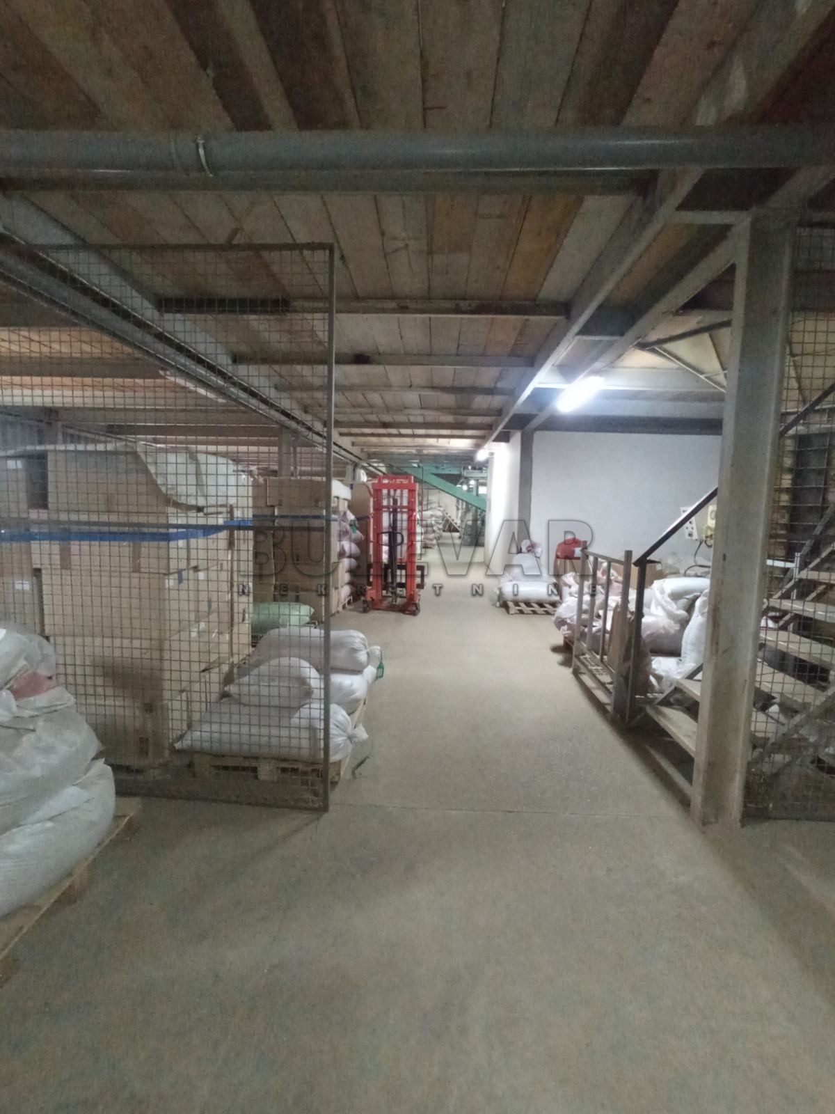 Lokal, 2500 m2, Centar, Hadžićeva ID: i-012947 45