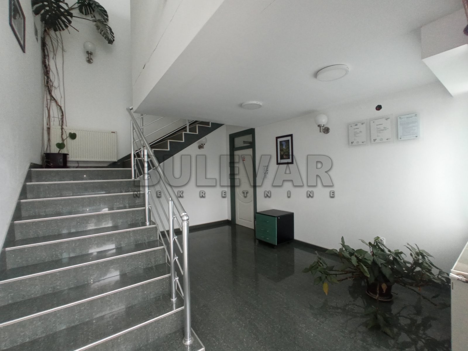 Lokal, 2500 m2, Centar, Hadžićeva ID: i-012947 19
