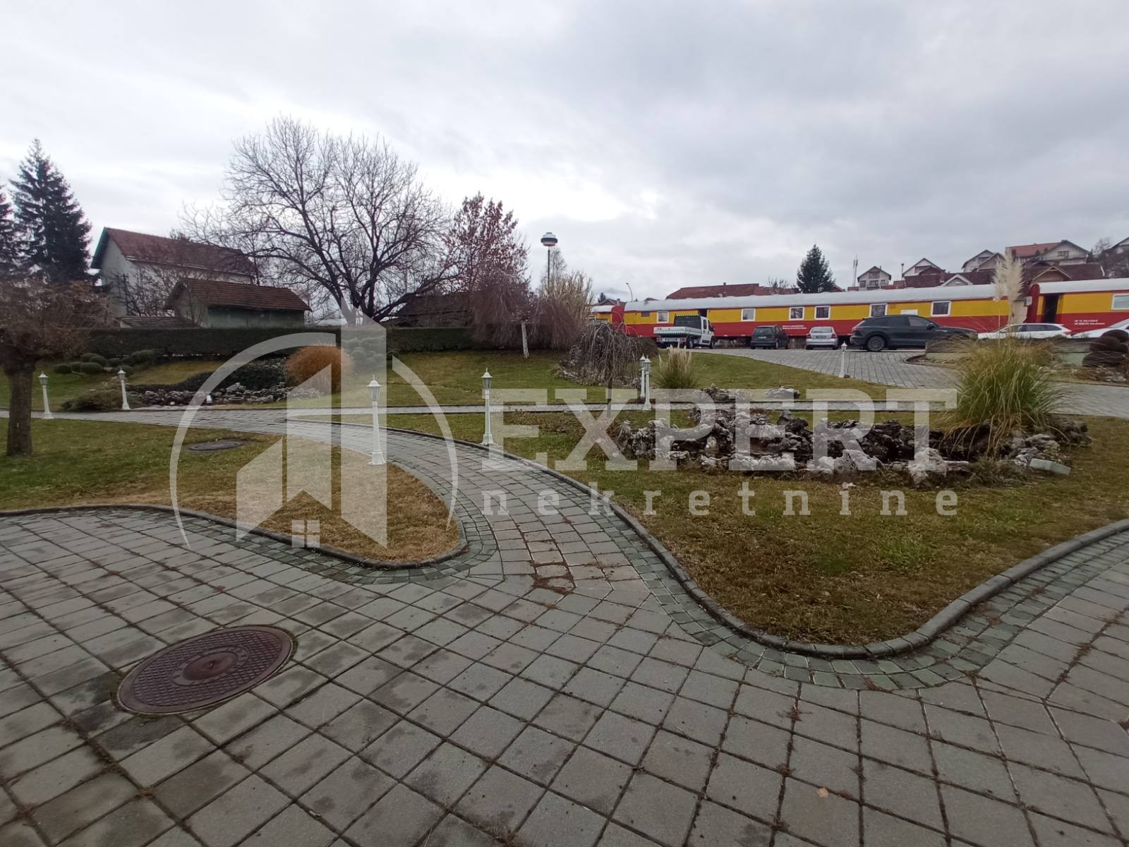 Lokal, 2500 m2, Centar, Hadžićeva ID: i-012947 6