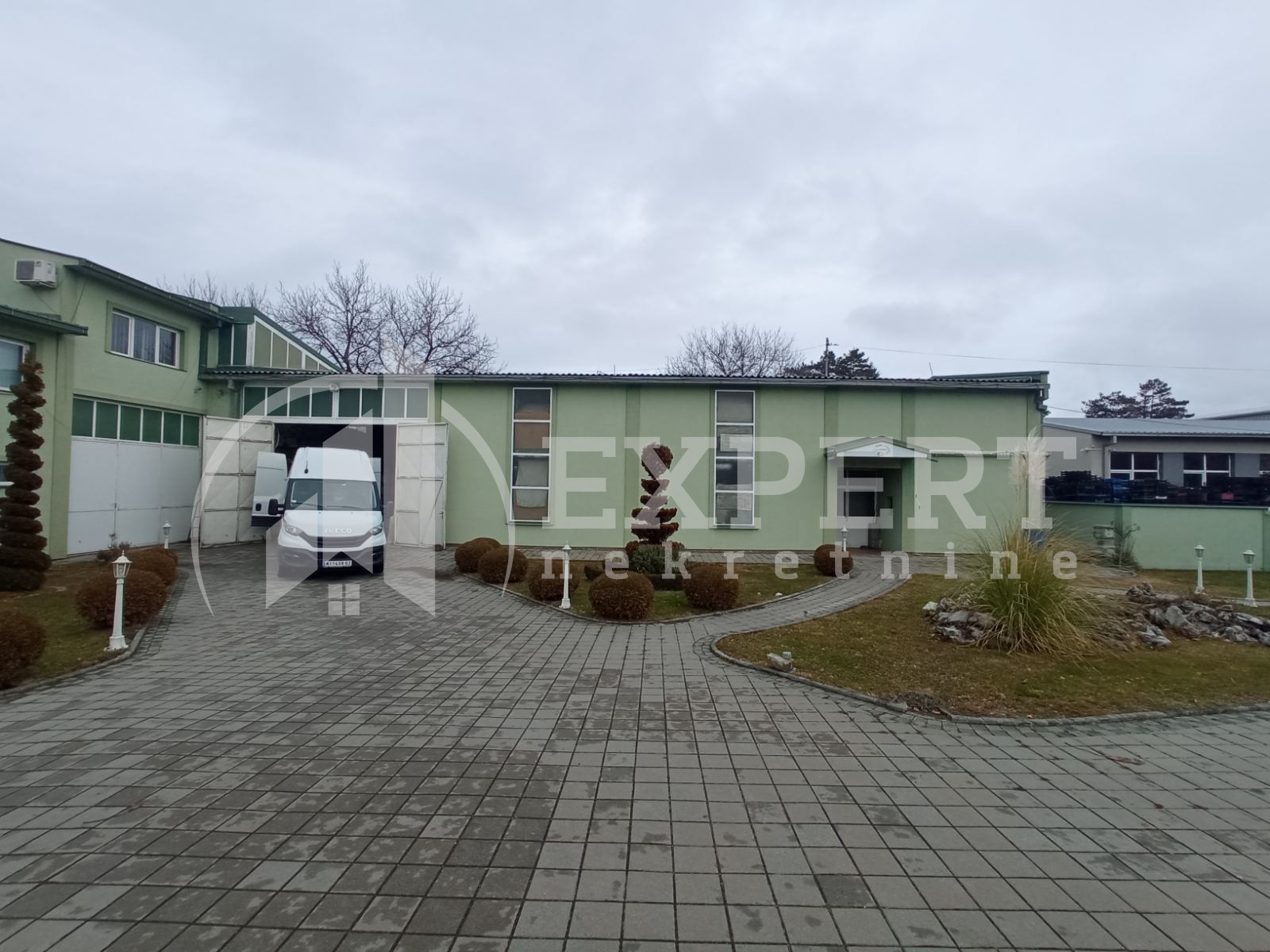 Lokal, 2500 m2, Centar, Hadžićeva ID: i-012947 9