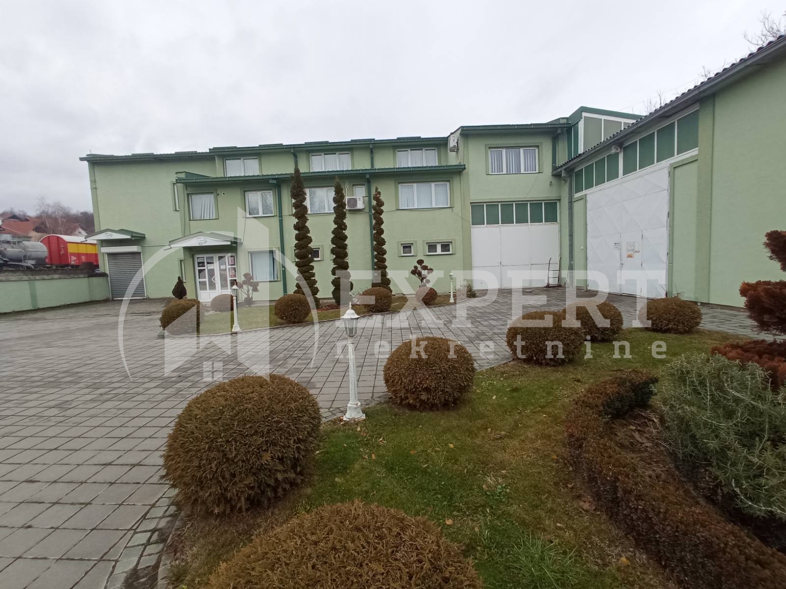 Lokal, 2500 m2, Centar, Hadžićeva ID: i-012947 3