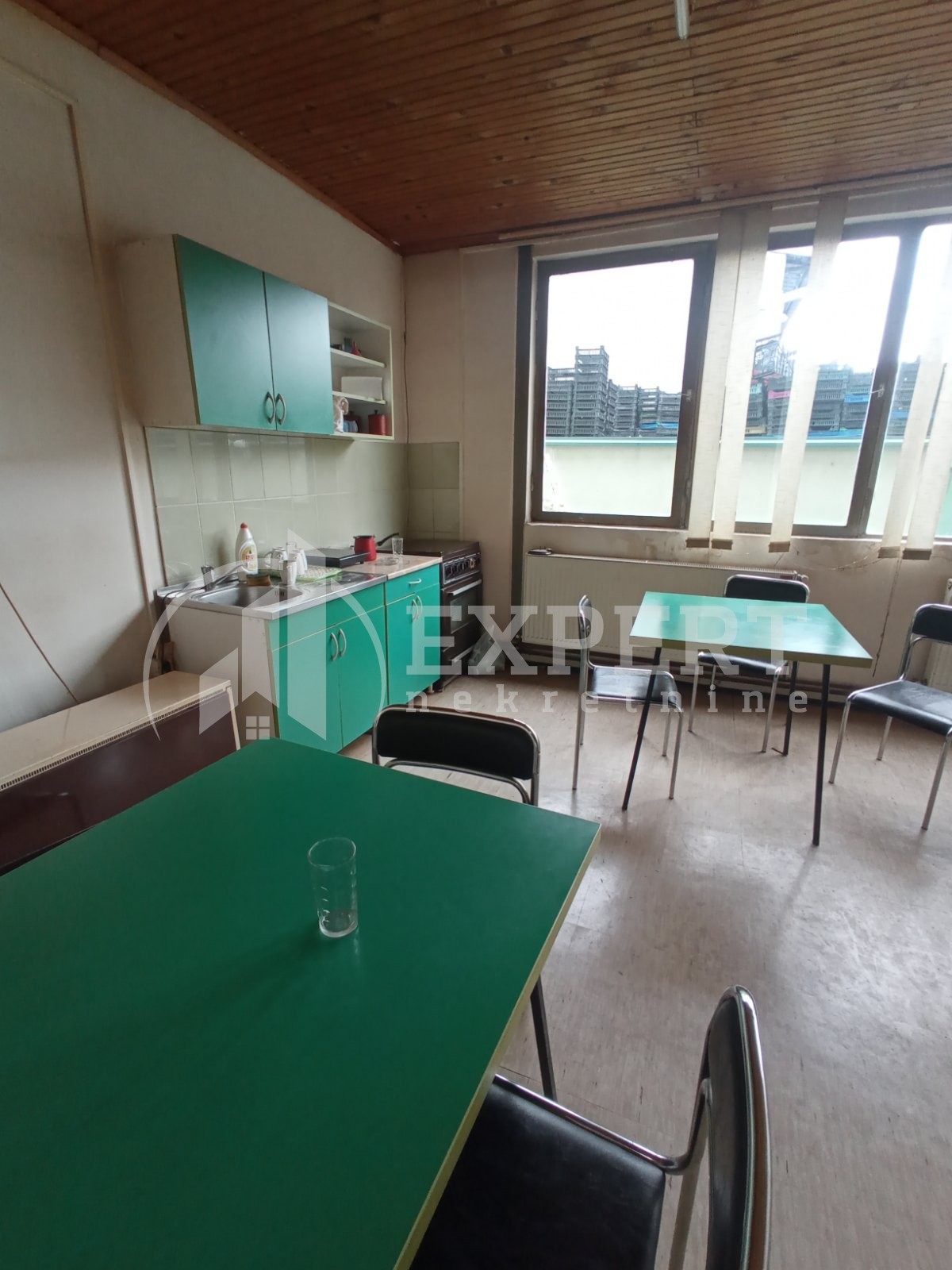Lokal, 2500 m2, Centar, Hadžićeva ID: i-012947 49