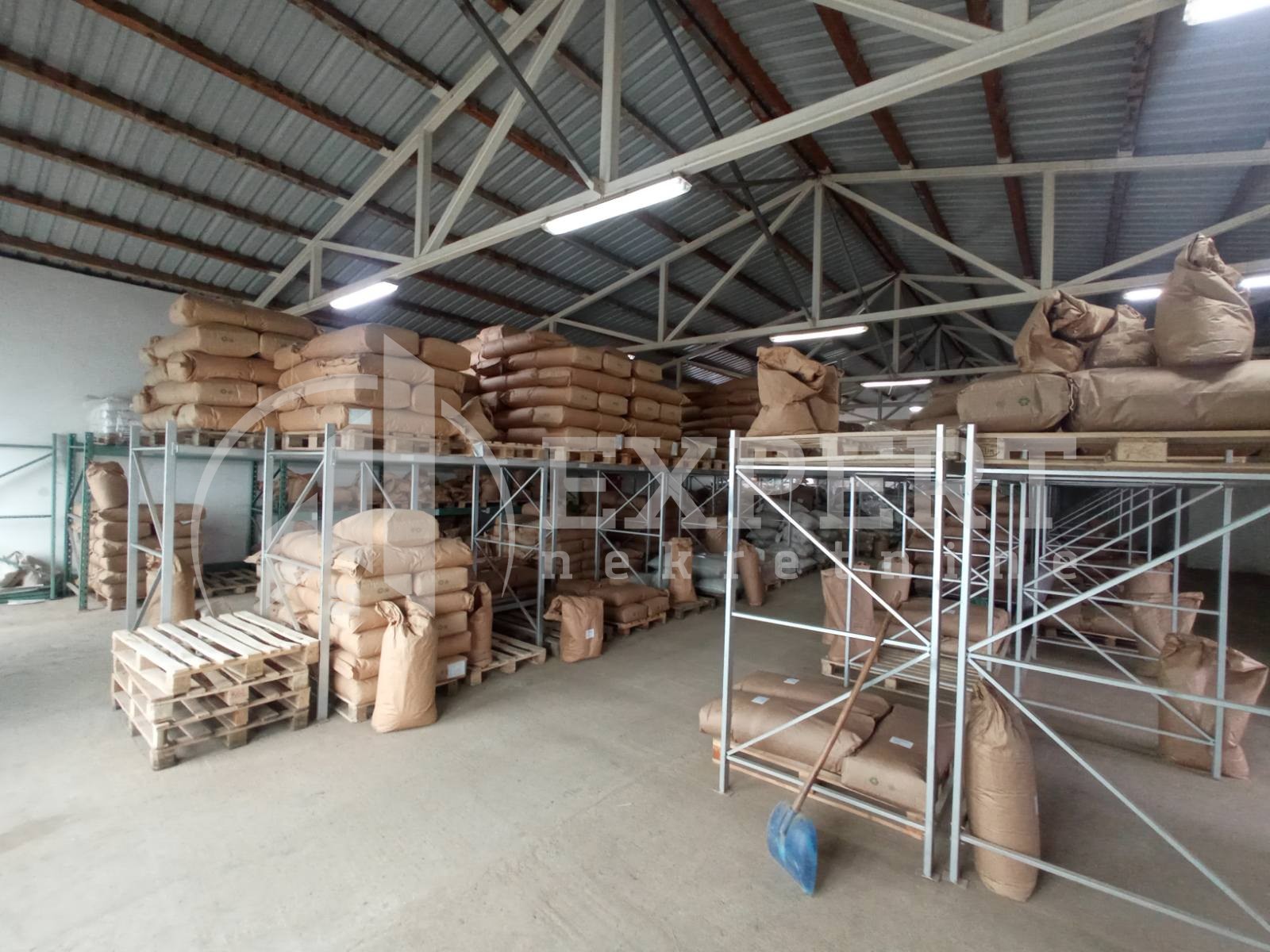 Lokal, 2500 m2, Centar, Hadžićeva ID: i-012947 27