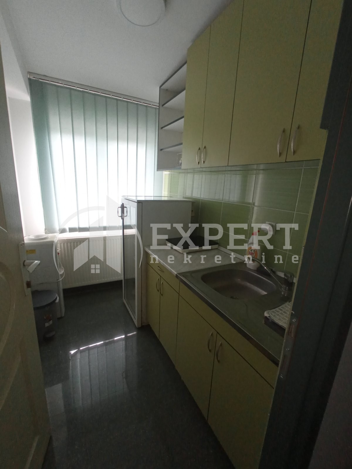 Lokal, 2500 m2, Centar, Hadžićeva ID: i-012947 17