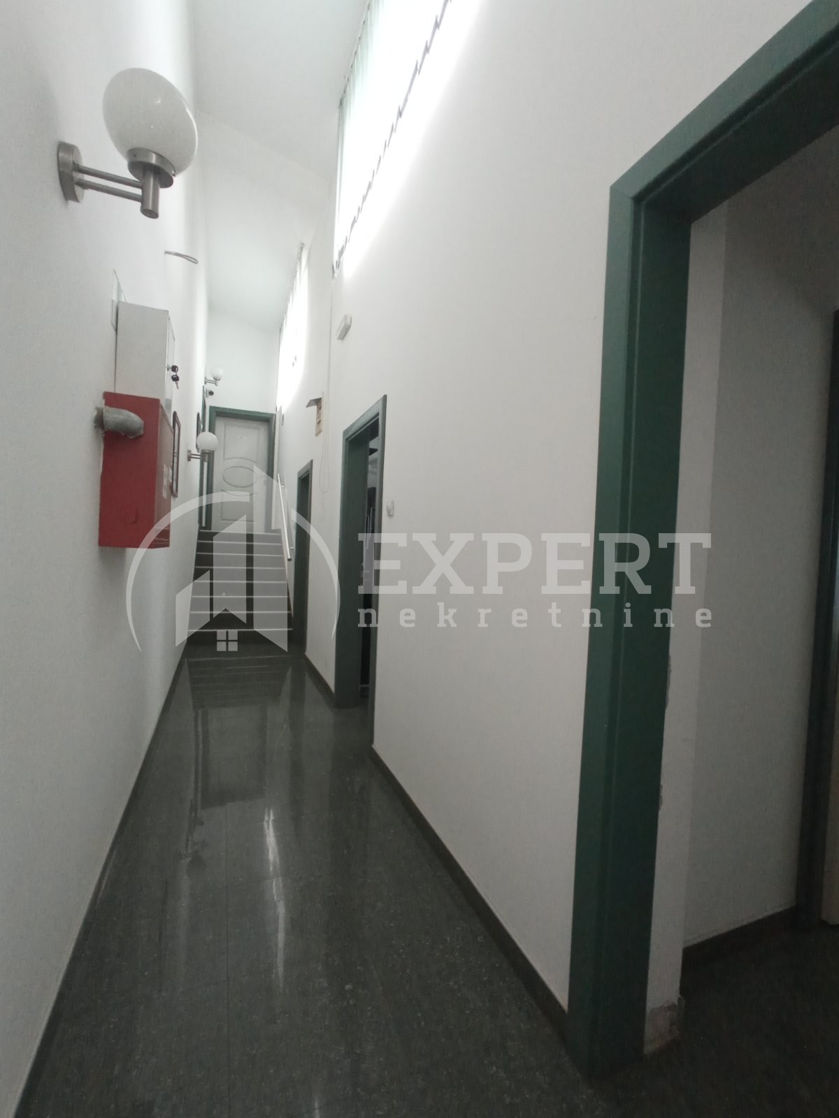 Lokal, 2500 m2, Centar, Hadžićeva ID: i-012947 22