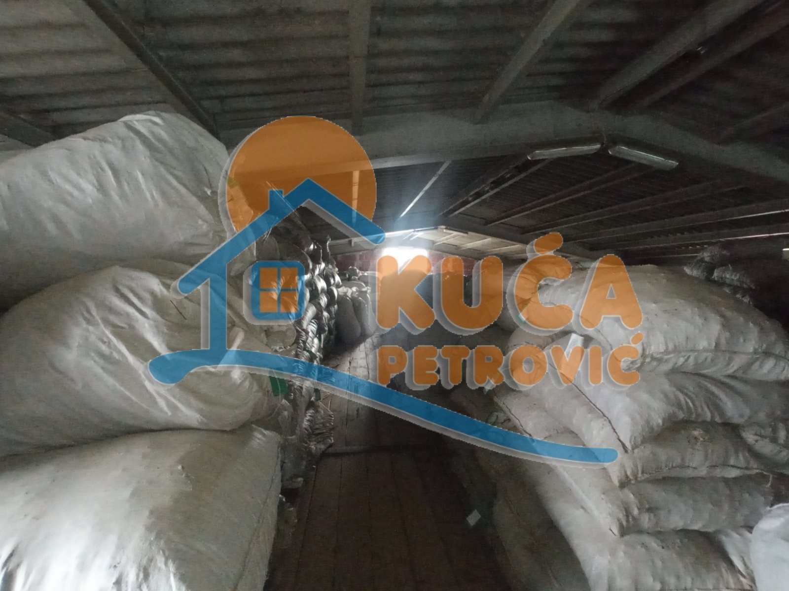 Lokal, 2500 m2, Centar, Hadžićeva ID: i-012947 46