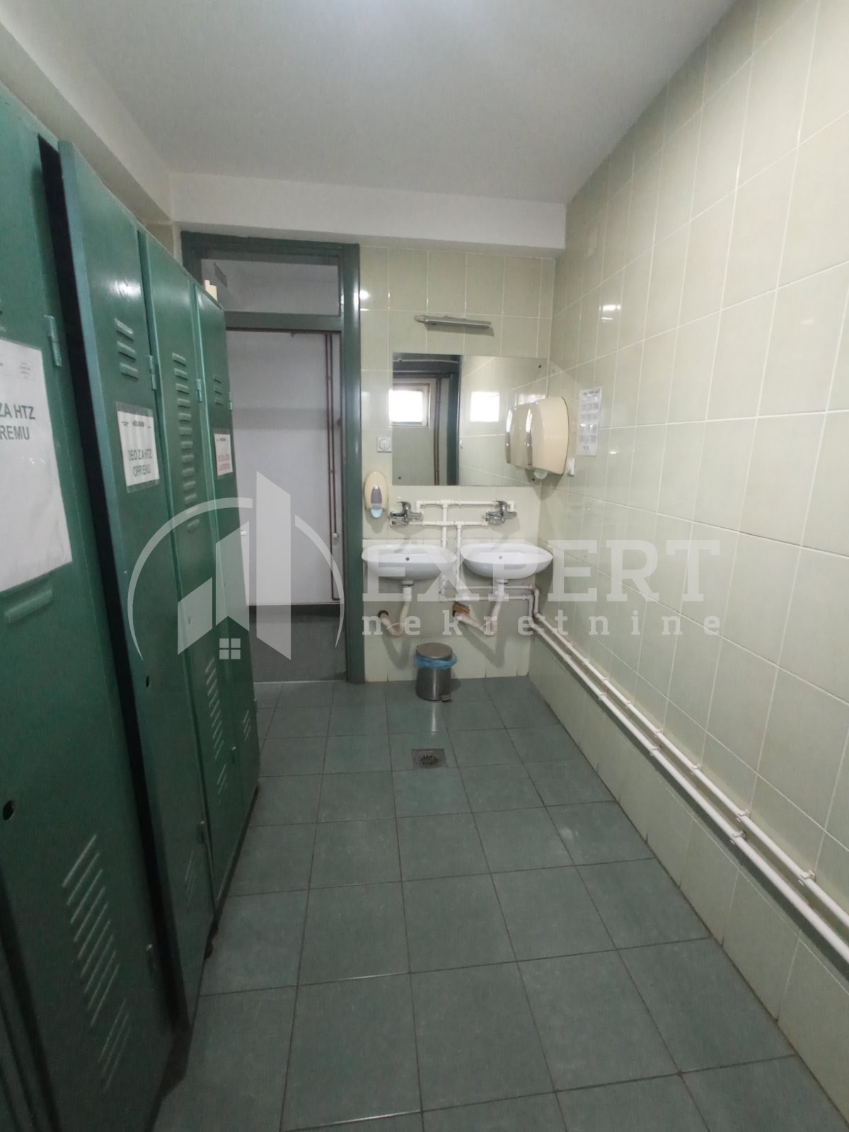 Lokal, 2500 m2, Centar, Hadžićeva ID: i-012947 32