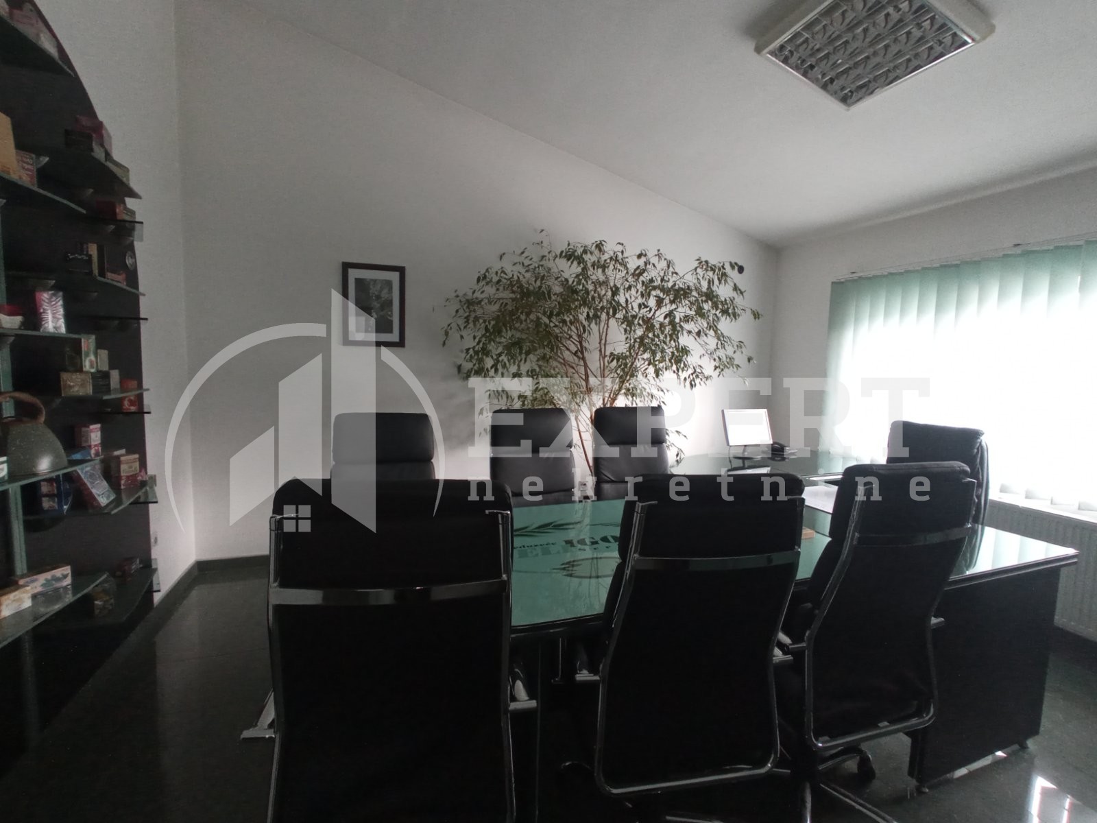 Lokal, 2500 m2, Centar, Hadžićeva ID: i-012947 10