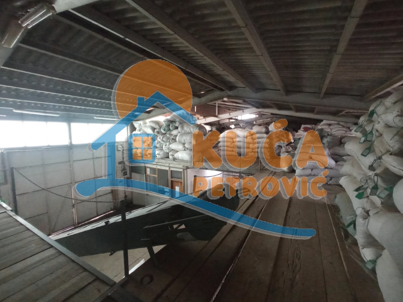 Lokal, 2500 m2, Centar, Hadžićeva ID: i-012947 42