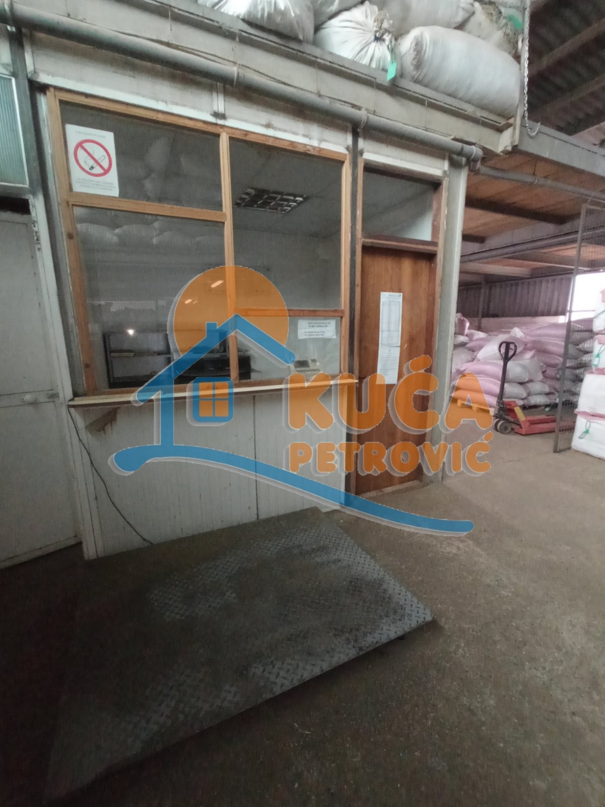 Lokal, 2500 m2, Centar, Hadžićeva ID: i-012947 43
