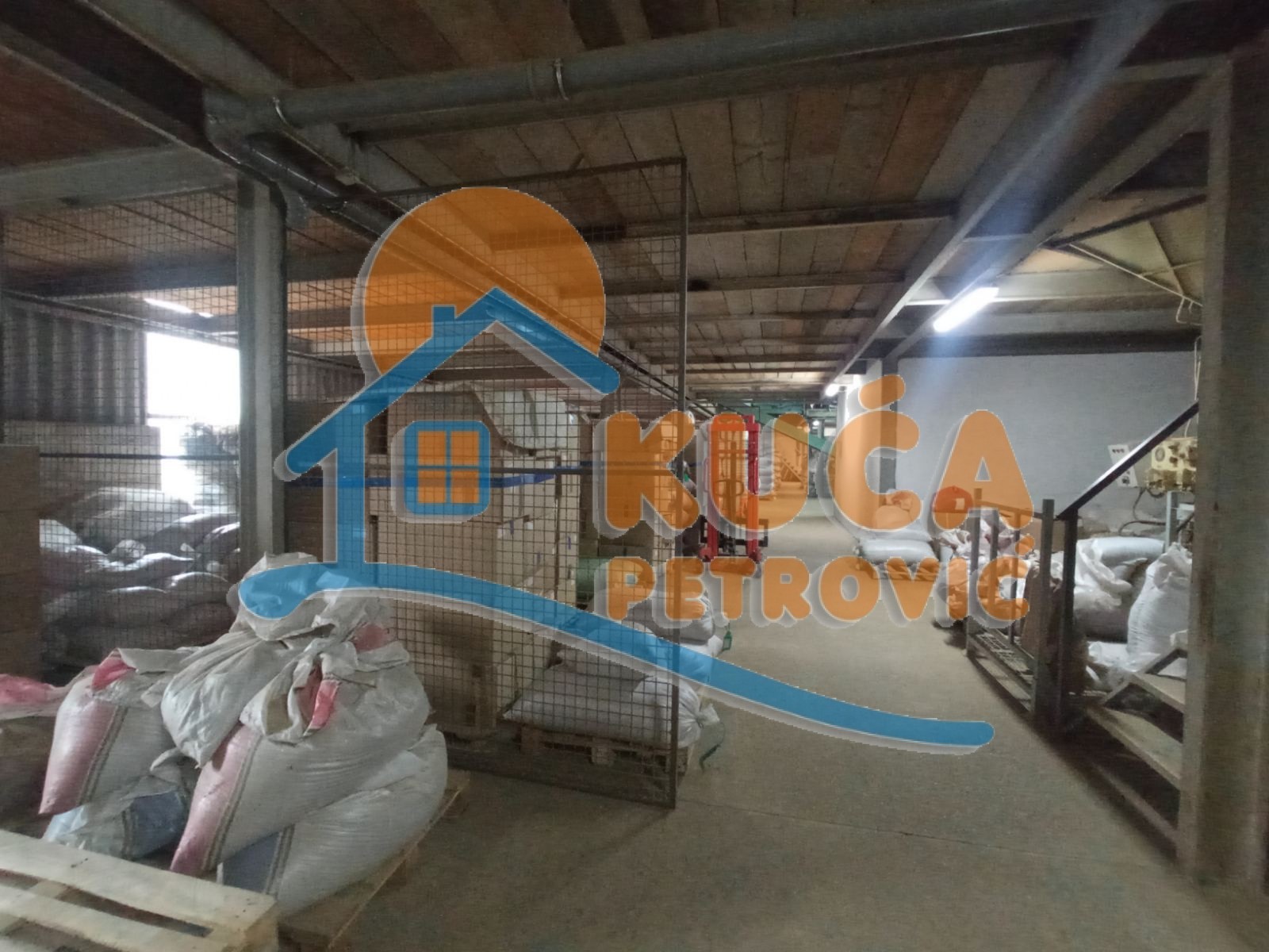 Lokal, 2500 m2, Centar, Hadžićeva ID: i-012947 44