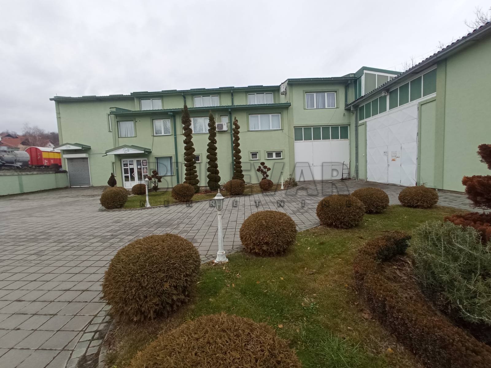 Lokal, 2500 m2, Centar, Hadžićeva ID: i-012947 3