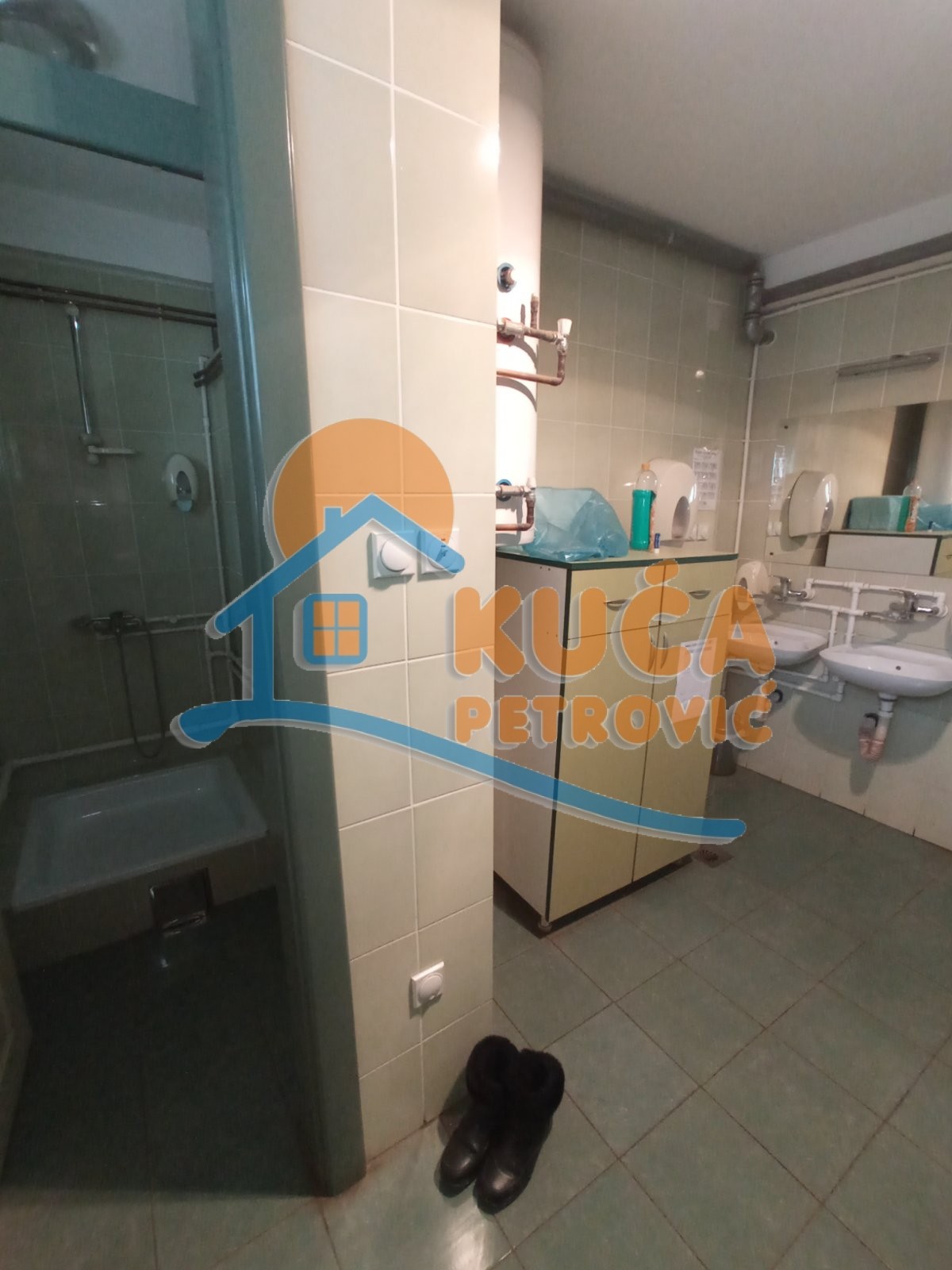 Lokal, 2500 m2, Centar, Hadžićeva ID: i-012947 36