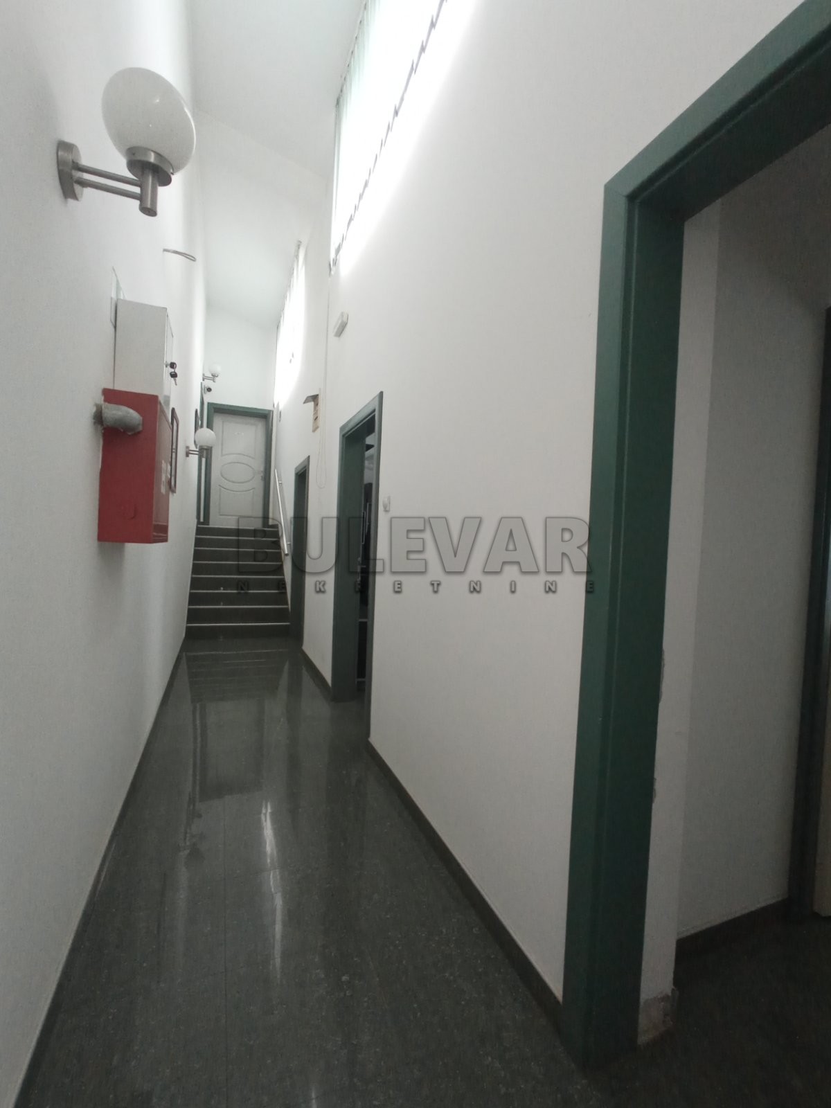 Lokal, 2500 m2, Centar, Hadžićeva ID: i-012947 22