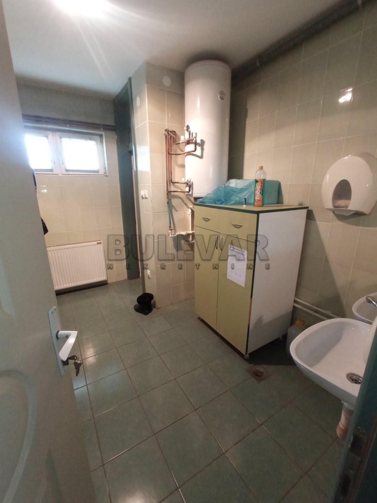 Lokal, 2500 m2, Centar, Hadžićeva ID: i-012947 35