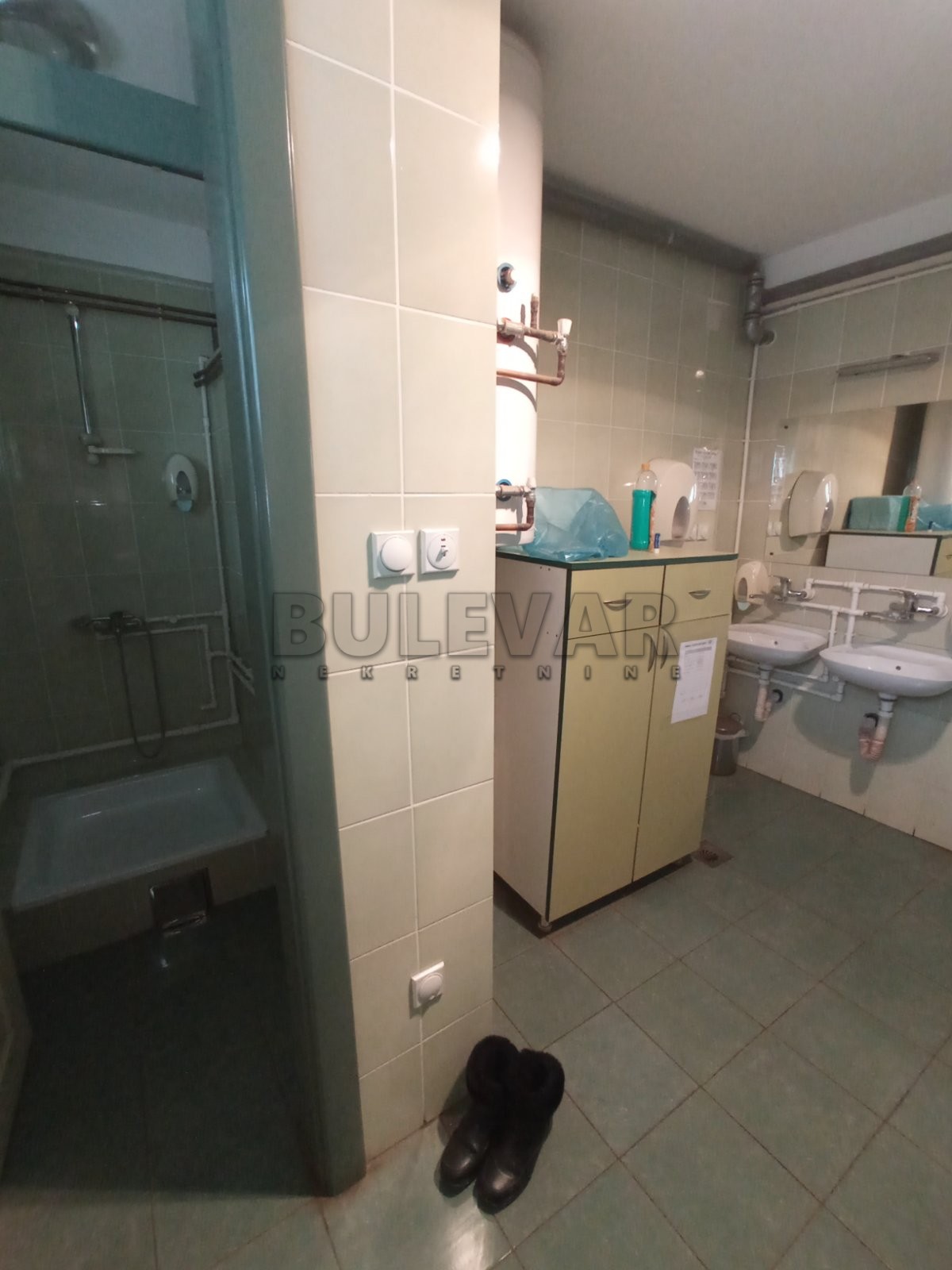 Lokal, 2500 m2, Centar, Hadžićeva ID: i-012947 36