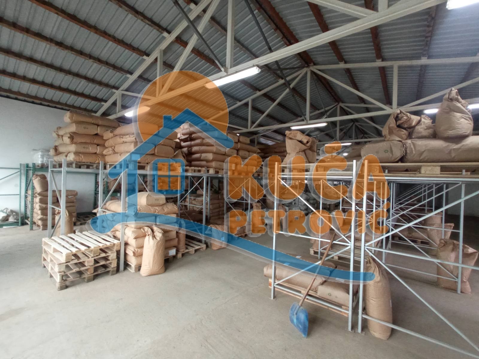 Lokal, 2500 m2, Centar, Hadžićeva ID: i-012947 27
