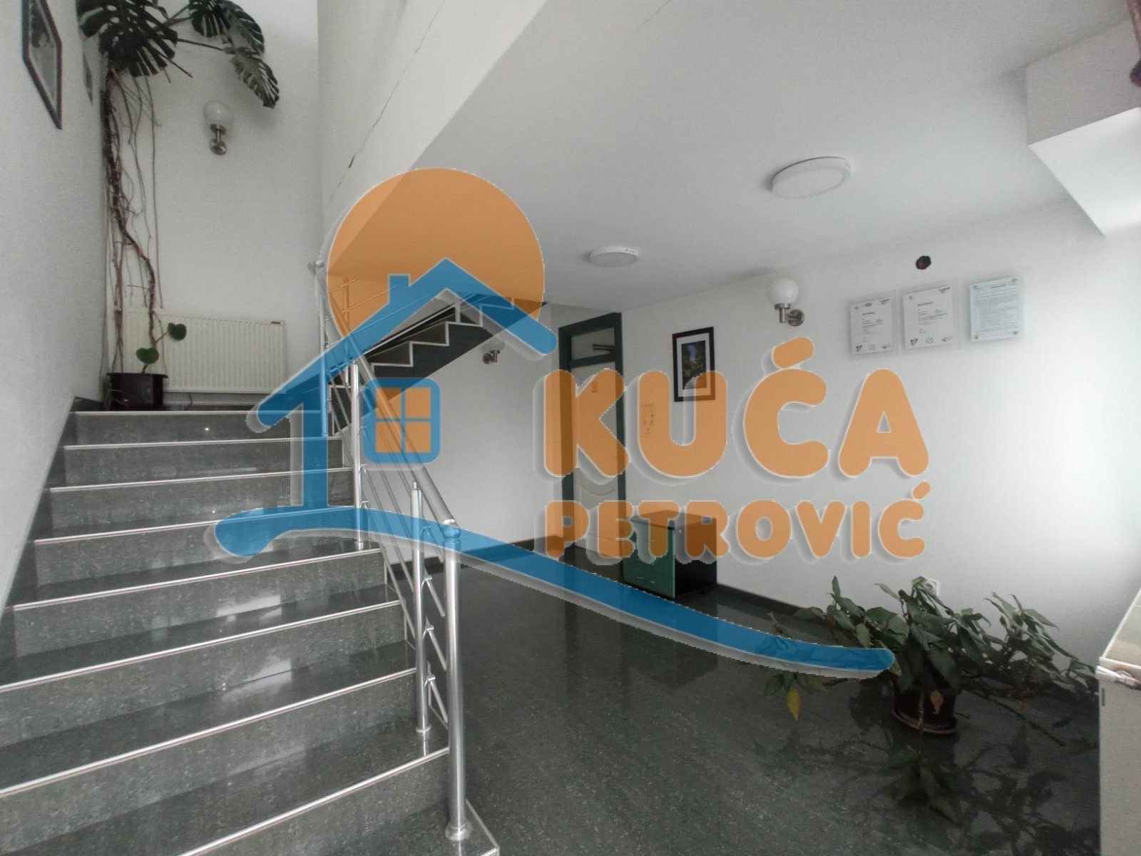 Lokal, 2500 m2, Centar, Hadžićeva ID: i-012947 19