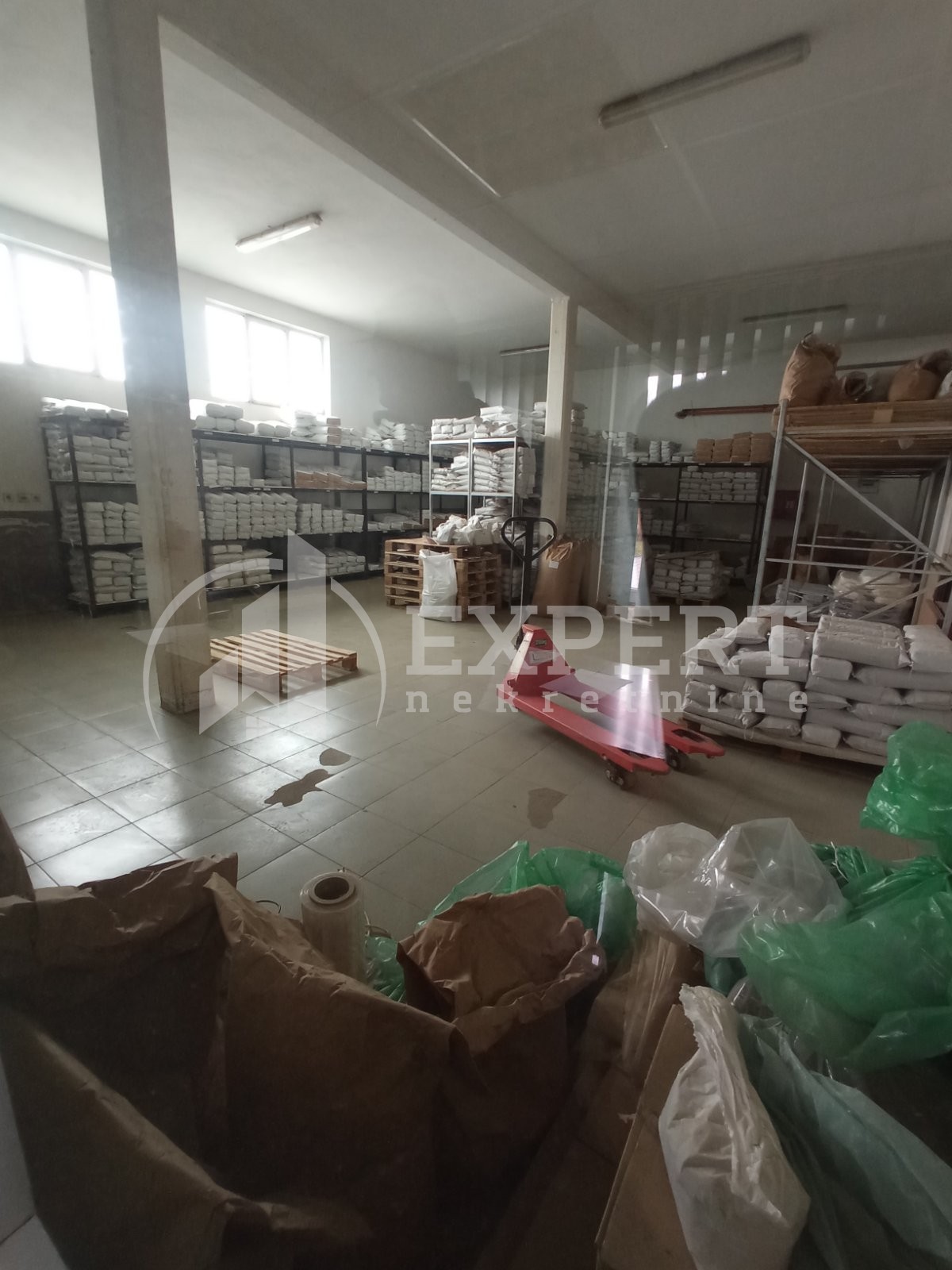 Lokal, 2500 m2, Centar, Hadžićeva ID: i-012947 39