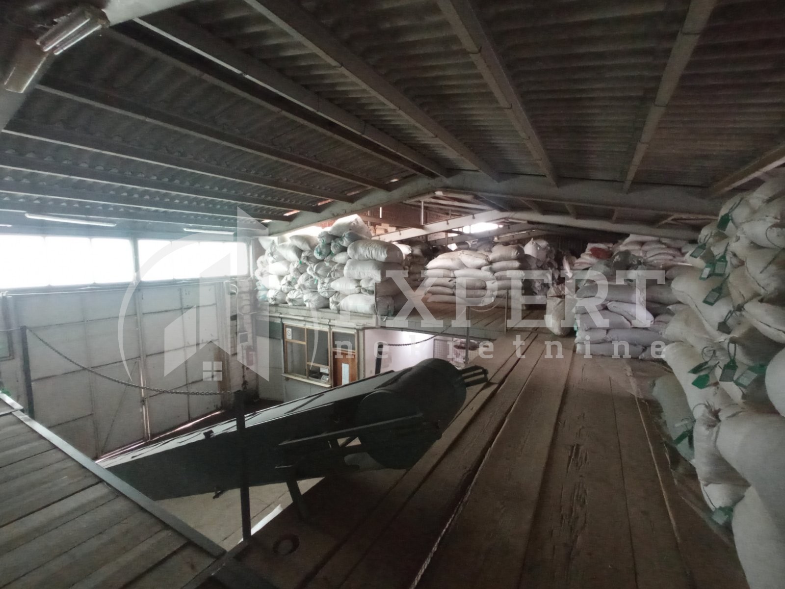 Lokal, 2500 m2, Centar, Hadžićeva ID: i-012947 42
