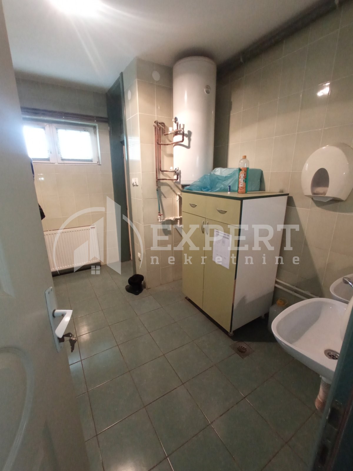 Lokal, 2500 m2, Centar, Hadžićeva ID: i-012947 35