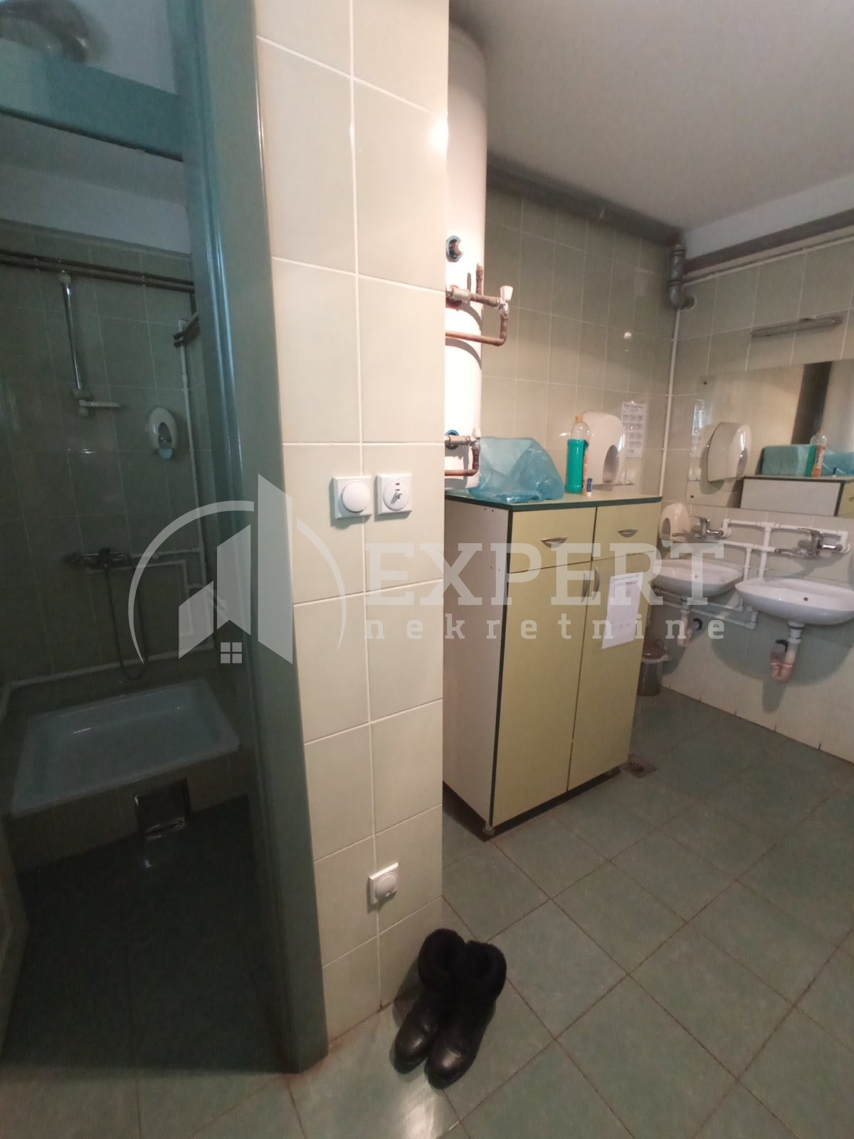 Lokal, 2500 m2, Centar, Hadžićeva ID: i-012947 36