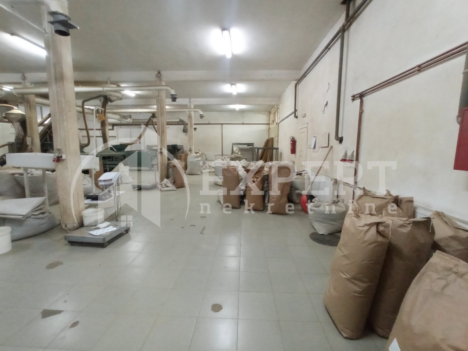 Lokal, 2500 m2, Centar, Hadžićeva ID: i-012947 38