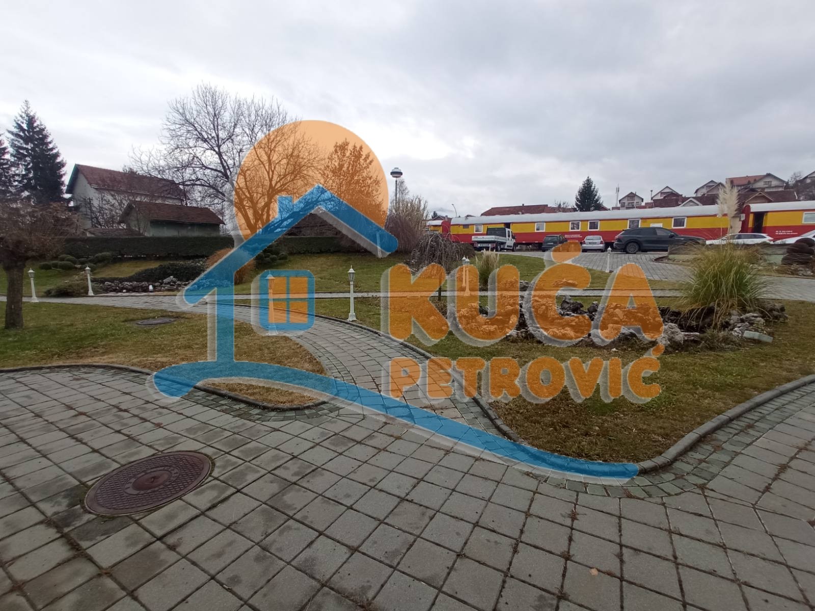 Lokal, 2500 m2, Centar, Hadžićeva ID: i-012947 6