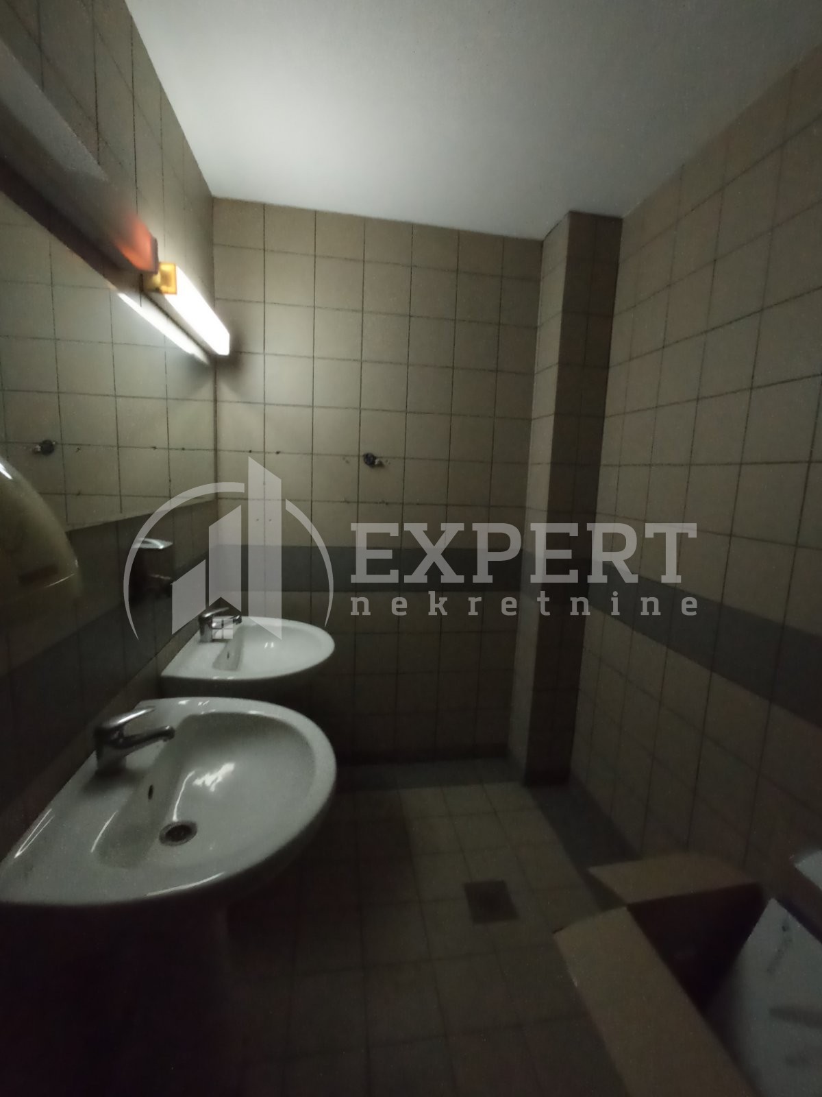Lokal, 760 m2, Vrtište, Čamurlijski put ID: i-013014 23