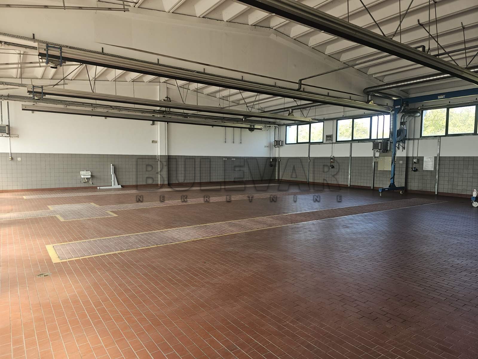 Lokal, 760 m2, Vrtište, Čamurlijski put ID: i-013014 1