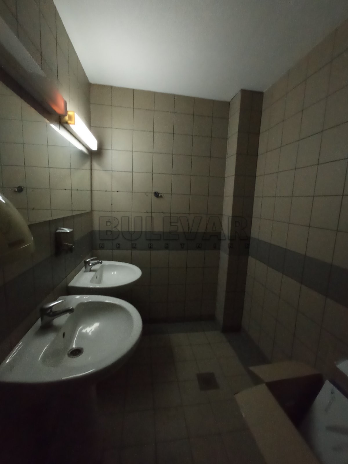 Lokal, 760 m2, Vrtište, Čamurlijski put ID: i-013014 23