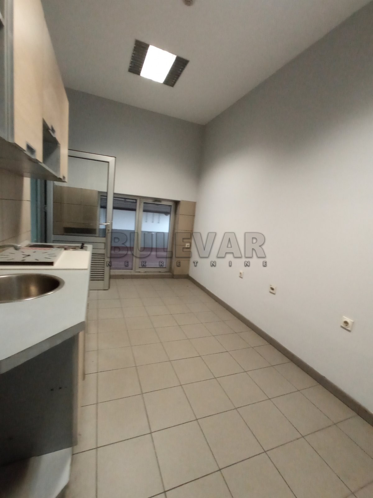Lokal, 760 m2, Vrtište, Čamurlijski put ID: i-013014 9