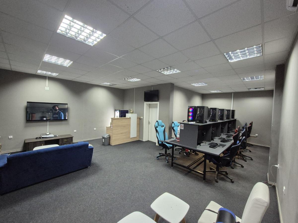 Lokal u novogradnji 8