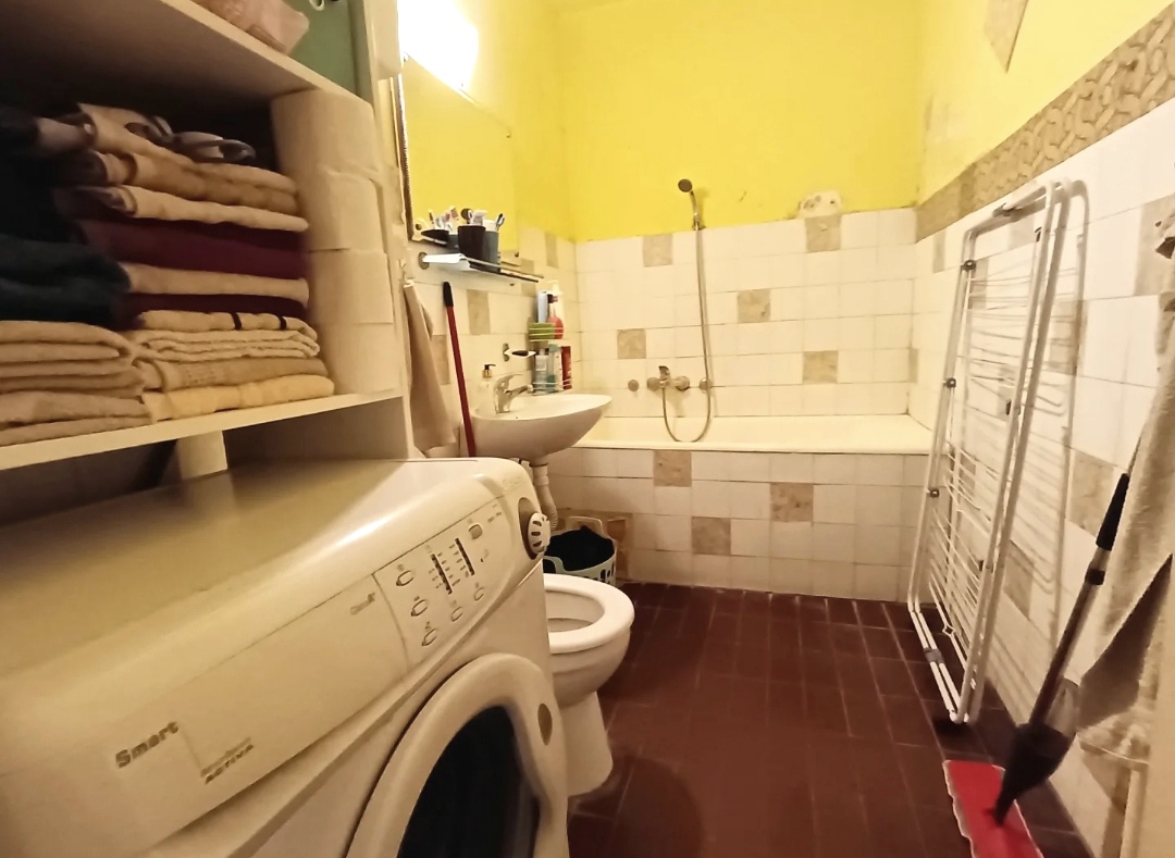 Dunavski kej  dvosoban stan u izvornom stanju 60m2 3