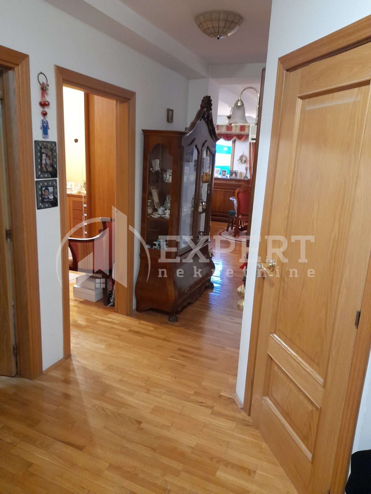 četvorosoban stan, 111 m2, Čair, Prvomajska ID: p-013009 10