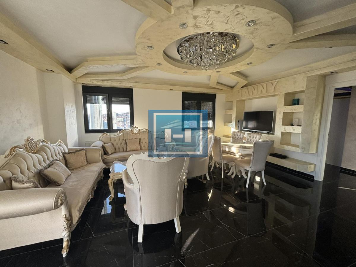 Ekskluzivan stan s pogledom na grad i stadion u kompleksu Crnjanski 6