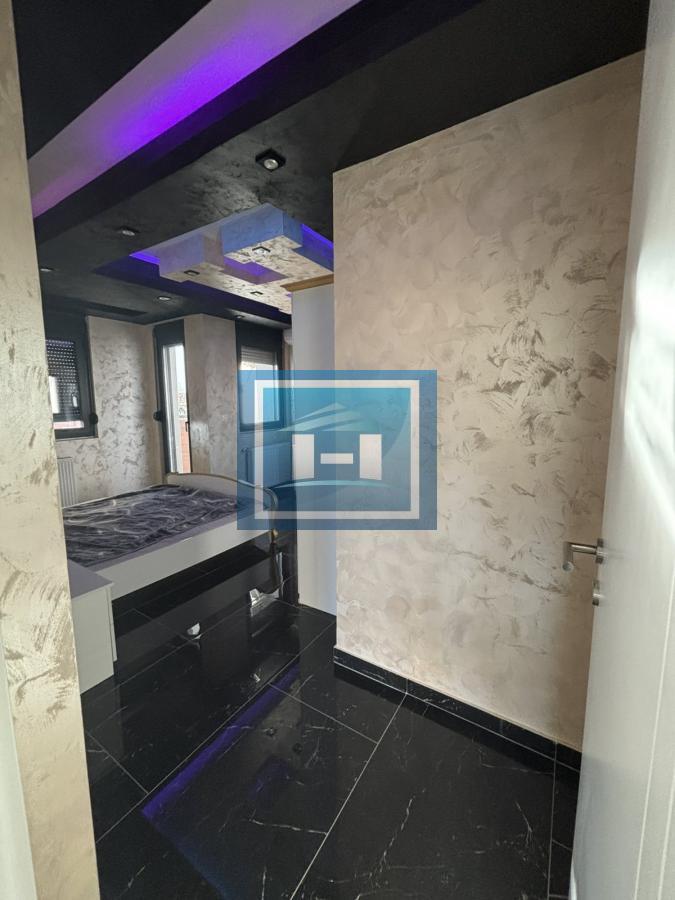 Ekskluzivan stan s pogledom na grad i stadion u kompleksu Crnjanski 8