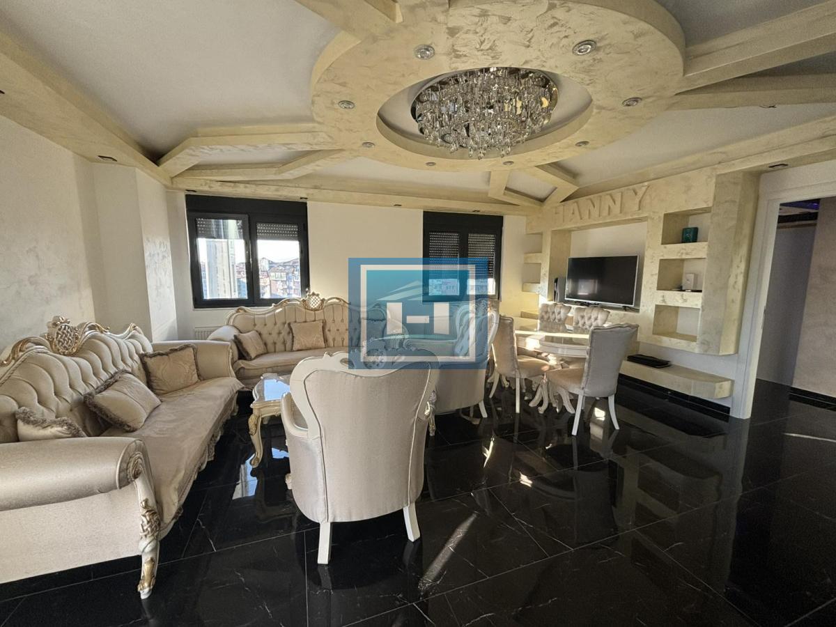 Ekskluzivan stan s pogledom na grad i stadion u kompleksu Crnjanski 1