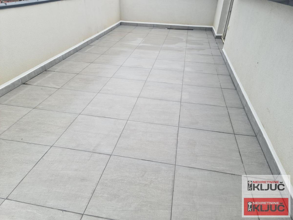 PETROVARADIN, 66m2+ 30m2 terasa, Trosoban, Novogradnja 8