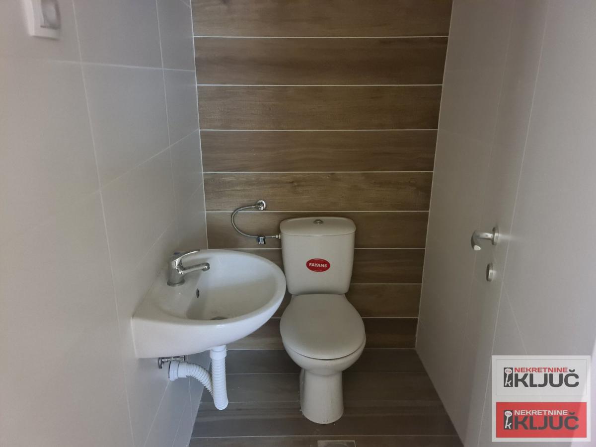 PETROVARADIN, 66m2+ 30m2 terasa, Trosoban, Novogradnja 9