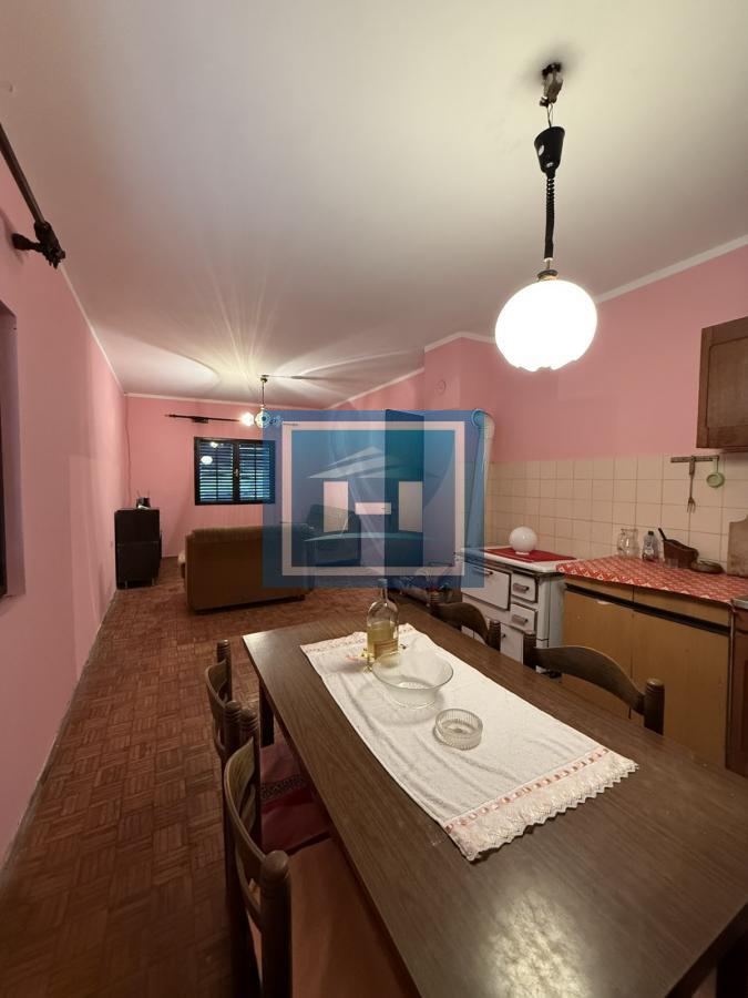 Na prodaju kuća u Paljanu – savršeno mesto za miran život! 9