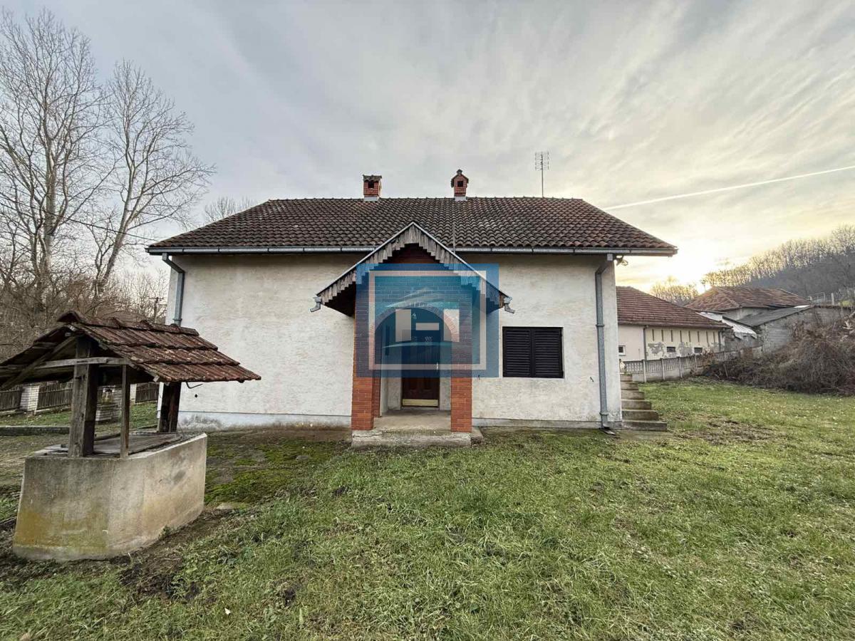 Na prodaju kuća u Paljanu – savršeno mesto za miran život! 2