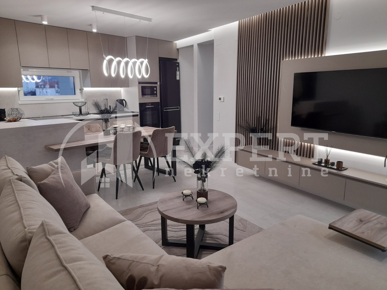 Dvosoban stan, 56 m2, Dom zdravlja, Pantelejska ID: i-013053 1