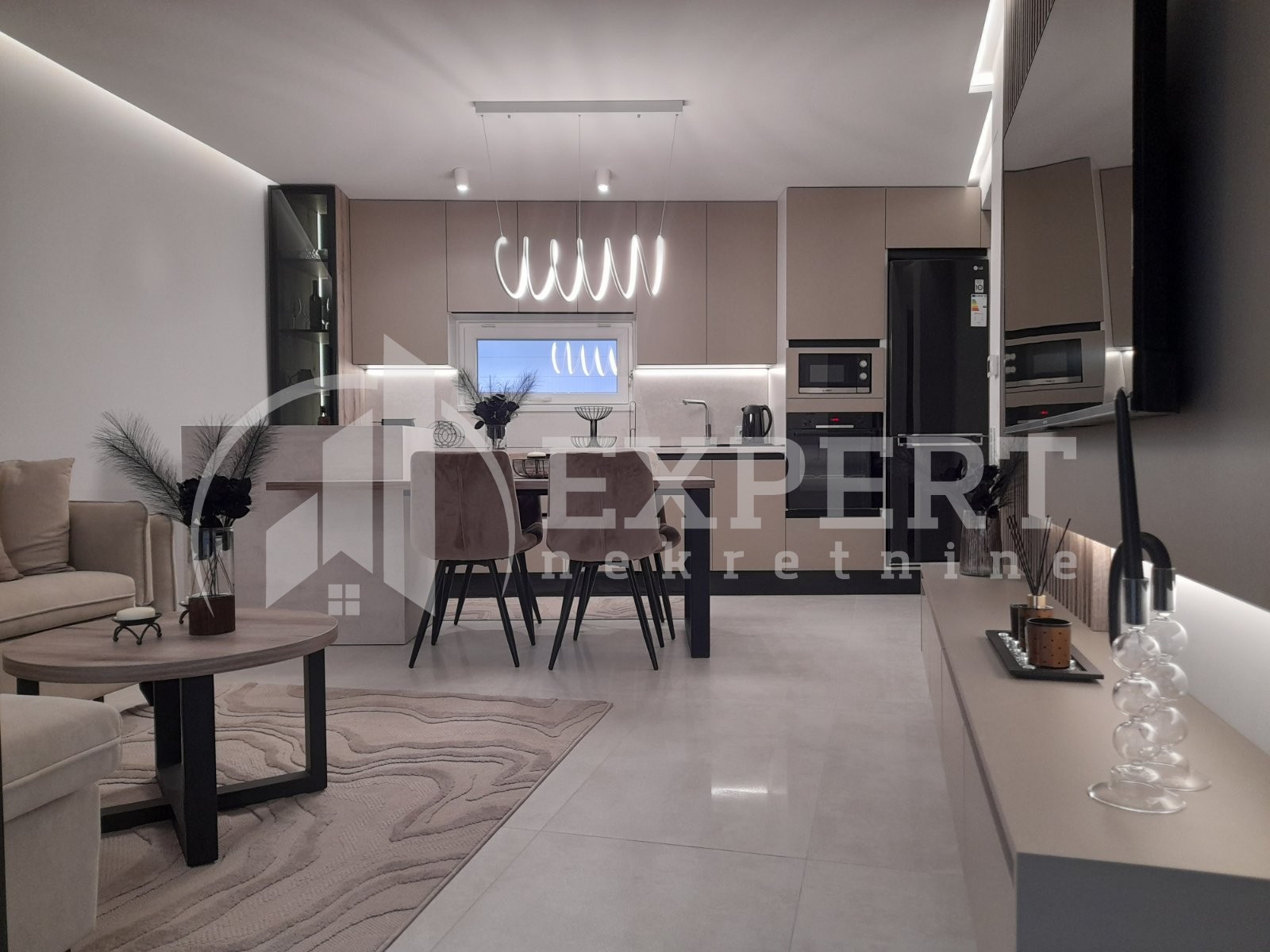 Dvosoban stan, 56 m2, Dom zdravlja, Pantelejska ID: i-013053 4