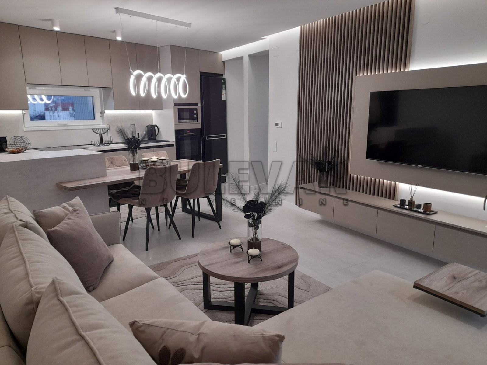 Dvosoban stan, 56 m2, Dom zdravlja, Pantelejska ID: i-013053 1