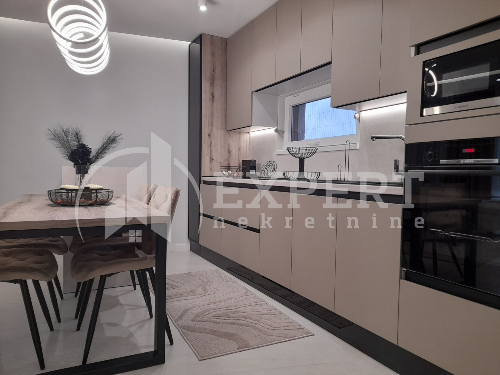 Dvosoban stan, 56 m2, Dom zdravlja, Pantelejska ID: i-013053 14