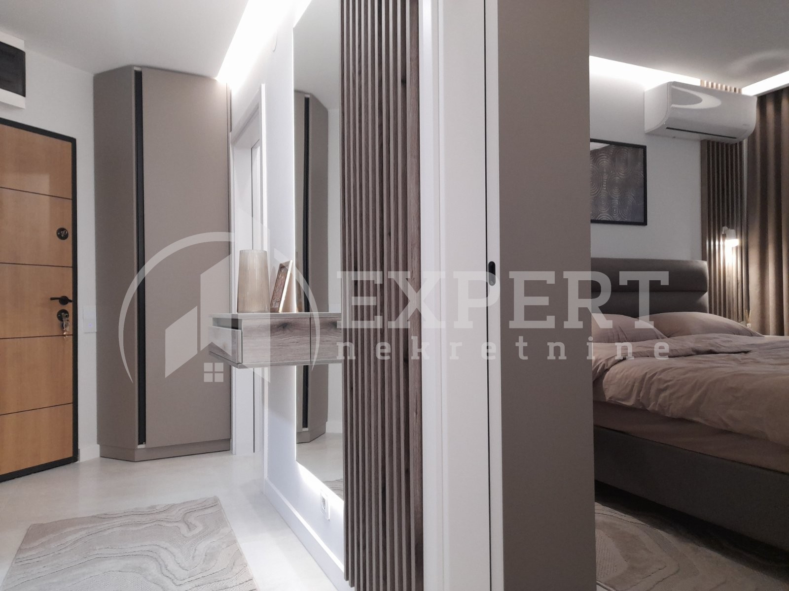 Dvosoban stan, 56 m2, Dom zdravlja, Pantelejska ID: i-013053 17